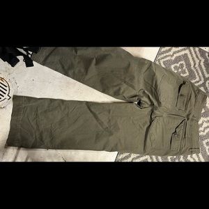 Frame cargo flare crop pants